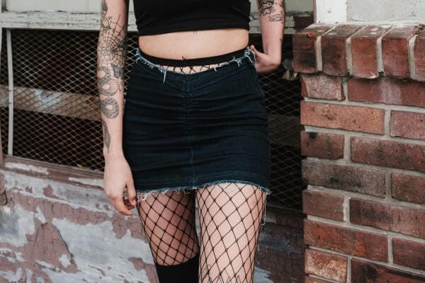 Como Usar Meia Arrastão com Saia: Dicas de Estilo e Inspirações