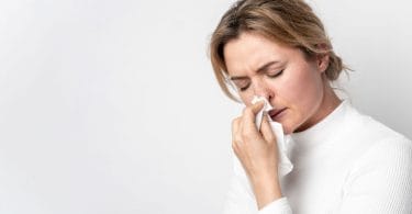 como parar o nariz escorrendo água com nossas dicas e soluções práticas. Aprenda sobre as causas e tratamentos eficazes.