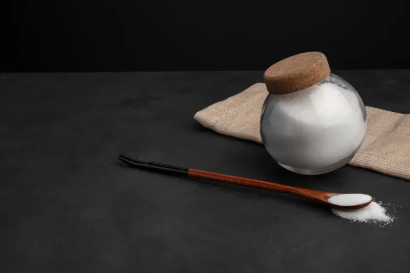 o que é Ajinomoto? Trata-se de um realçador de sabor que intensifica o gosto natural dos alimentos.